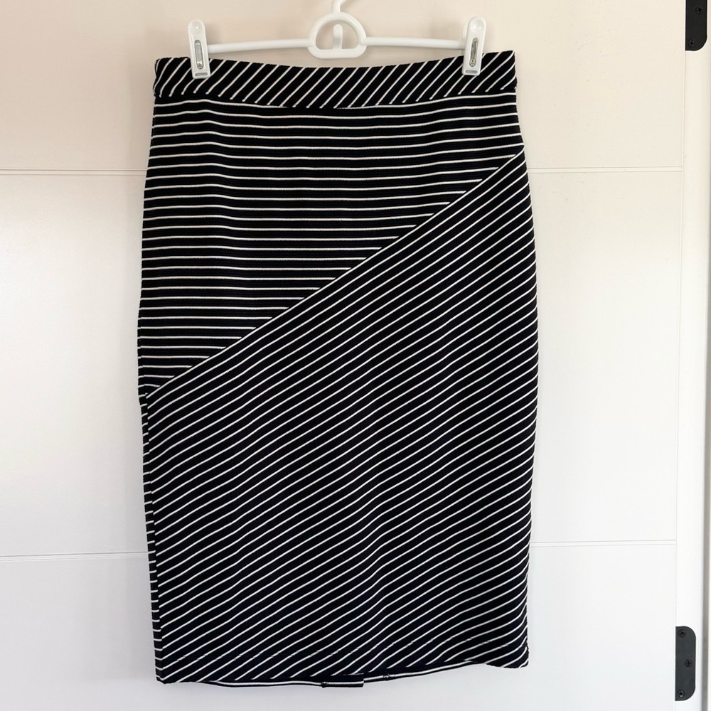 Banana Republic navy and white striped pencil skirt